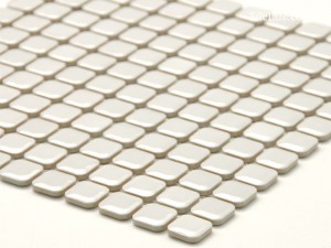 超人気商品のホワイトモザイクタイル登場！！【先取り情報】