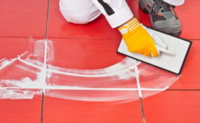 タイル用　接着剤・目地材の早見表