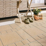 【おしゃれな庭を演出】風合いや形状で見る失敗しない庭タイルの選び方