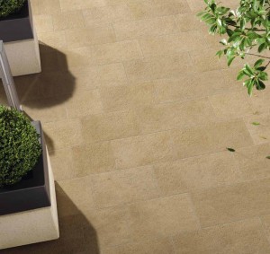 屋外に使える床タイルがワンコイン（￥525/m2）！