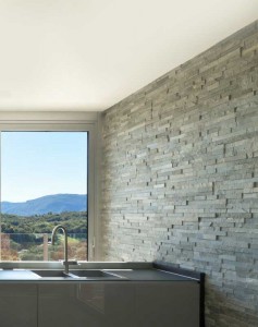 地球が生み出した神秘♪　それは石材！