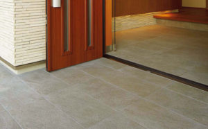 玄関床｜タイルを張る接着剤・目地材が下地別にわかる！