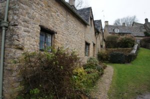 ライムストーンとは？他の石材との違いや建築事例も紹介