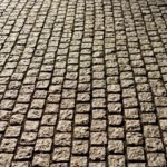 外構に重宝されるピンコロ石とは？石材の種類や施工例も紹介！