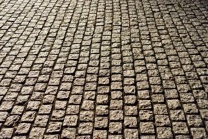 外構に重宝されるピンコロ石とは？石材の種類や施工例も紹介！