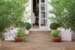 玄関タイルやガーデニングに使う屋外床タイルの選び方！