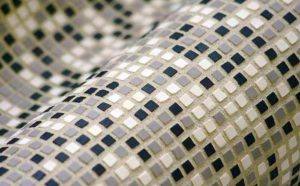 モザイクタイルを曲面に使う。