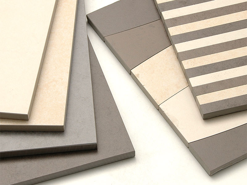 平っべたい石！！ ライムストーン調床タイル 300角平 ライトグレー系 49391TYK | タイル