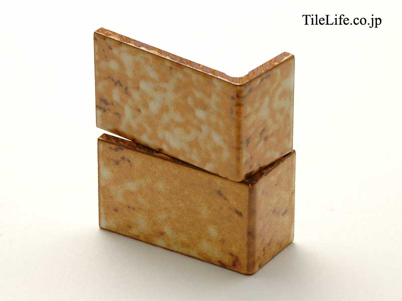 コーナータイル