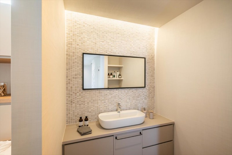 リクシル(INAX) 大理石モザイク イノセントマーブル 12×30角ボーダー