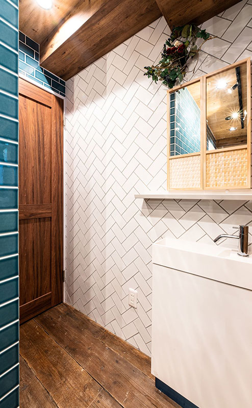 内装タイル 150×75角(75二丁) ホワイト系 65683RUS | タイルライフ