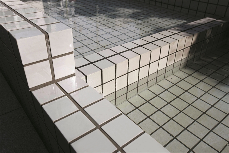 浴室タイル スコール 50mm角ユニット 表面紙貼り 32 500 シート以下 kwa タイルライフ リクシル Inax など全国の タイルが揃う最大級のタイル販売 通販