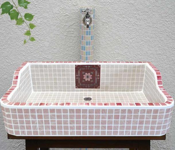 レトロ調で可愛いタイル貼りガーデンシンク 新色登場 タイルライフ アウトレットタイル販売 通販 サイト